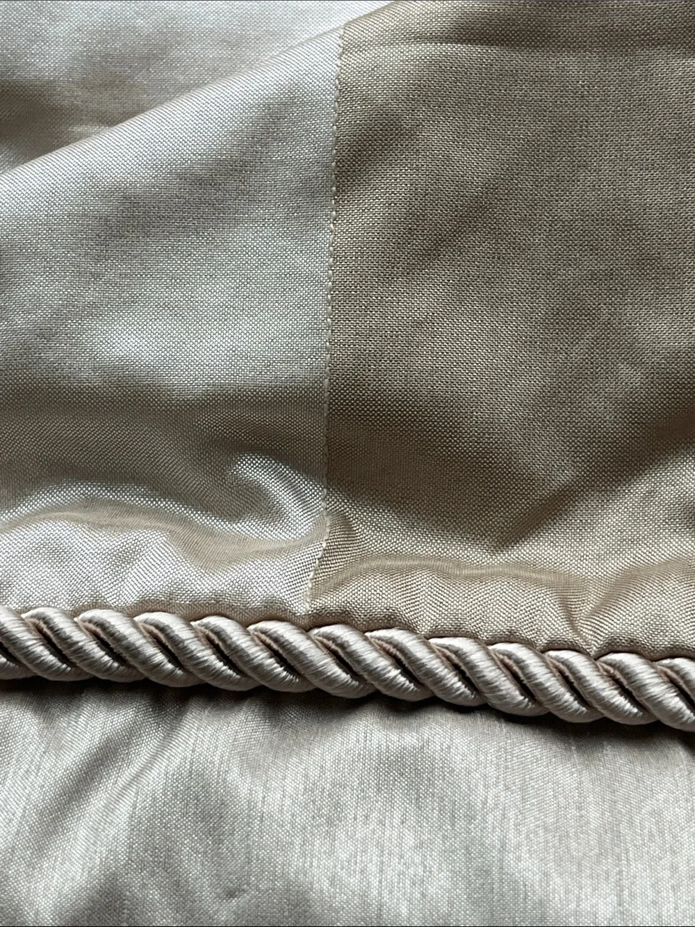 King Size Bed Skirt 4 Pillow Shams Vintage 5 Pieces Taupe Monique Luxury NWOT